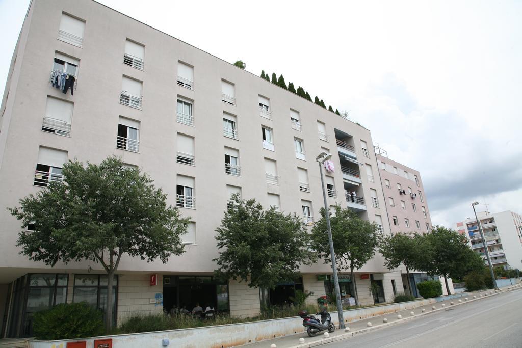 Apartment Dg With Parking Garage Split Exterior foto